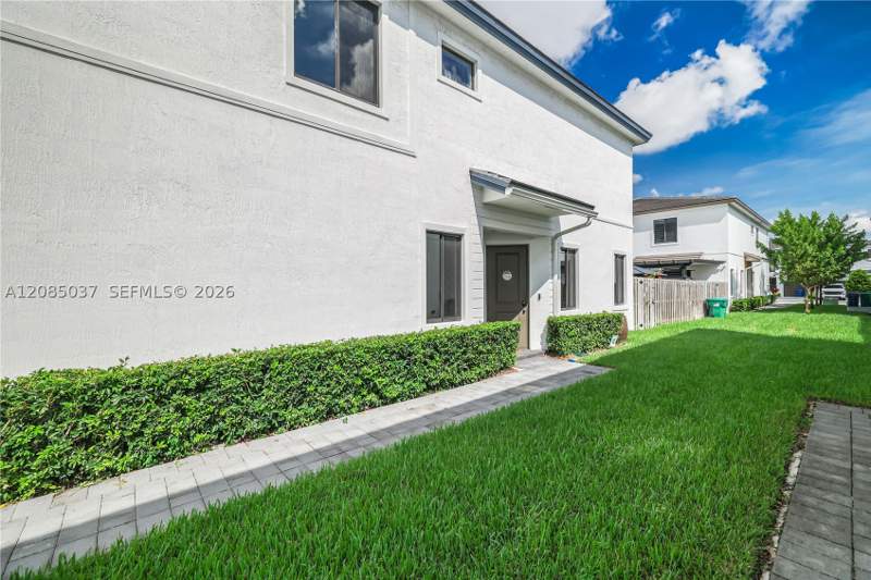 3 bedroom Townhouse at 10841 SW 233rd St, Mc Residential, Homestead — photo 4