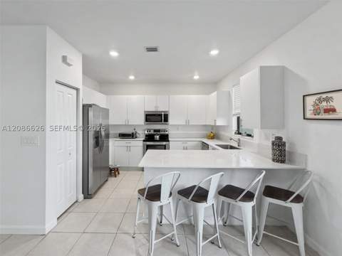 20374 NW 4th Path, Miami Gardens FL - photo 14 of 38