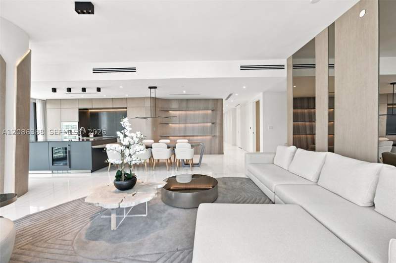 3 bedroom Condominium at 300 Biscayne Blvd Way 3807, 300 Biscayne Blvd Way Cond, Miami — photo 2