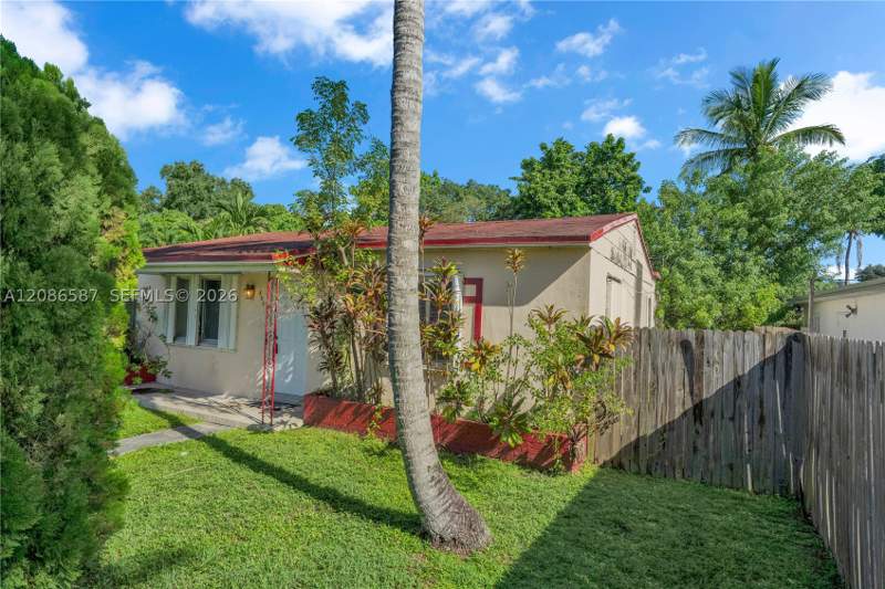 3 bedroom SingleFamilyResidence at 855 NW 130th St, North Shore Heights, North Miami — photo 4