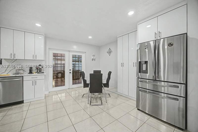 3 bedroom SingleFamilyResidence at 17330 SW 302nd St, Kings Court, Homestead — photo 5
