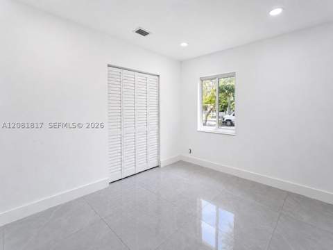 950 NE 164th St, North Miami Beach FL - photo 16 of 26