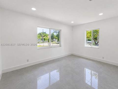 950 NE 164th St, North Miami Beach FL - photo 7 of 26