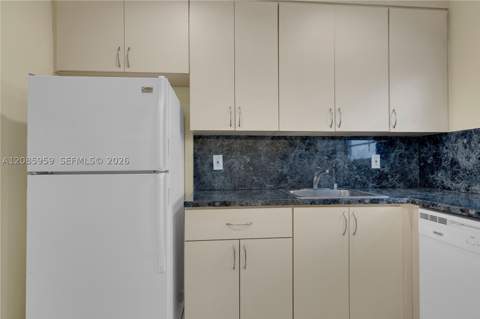 7150 Indian Creek Dr 505, Miami Beach FL - photo 13 of 40
