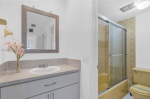 7150 Indian Creek Dr 505, Miami Beach FL - photo 18 of 40