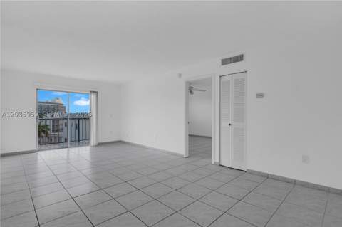 7150 Indian Creek Dr 505, Miami Beach FL - photo 7 of 40