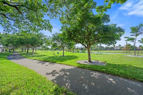 7230 NW 174th Ter 204, Hialeah FL - photo 11 of 25