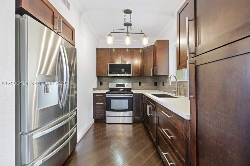 3 bedroom Condominium at 7230 NW 174th Ter 204, Tropical Landings Condo, Hialeah — photo 2