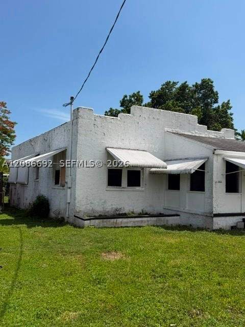 3 bedroom SingleFamilyResidence at 3322 SW 9th St, Tamiami Pines, Miami — photo 2
