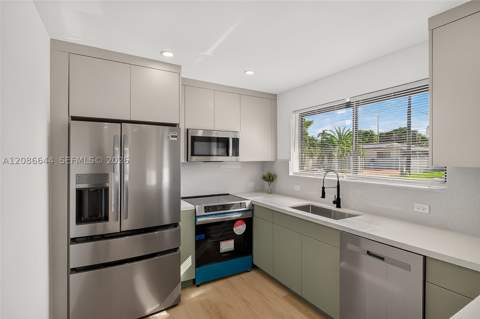 3210 SW 94th Ct, Miami FL - photo 7 of 37