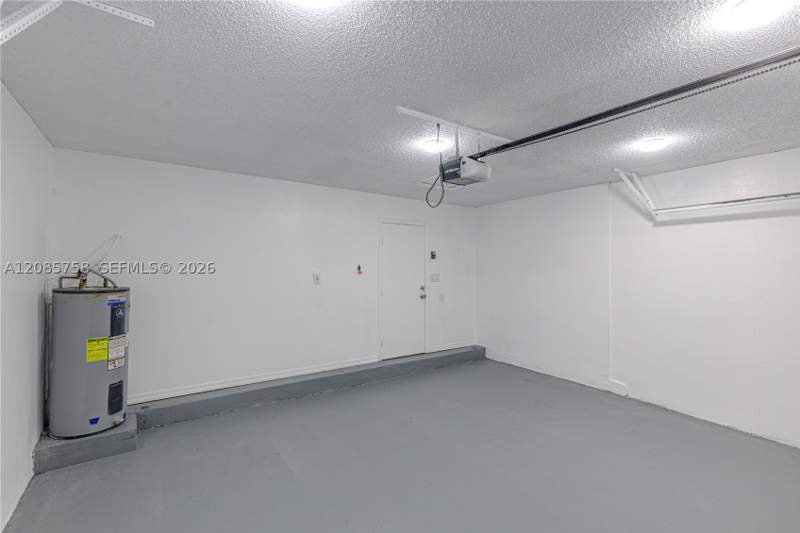 4 bedroom SingleFamilyResidence at 15351 SW 36th St, Caribe Lakes Phase I, Miami — photo 2