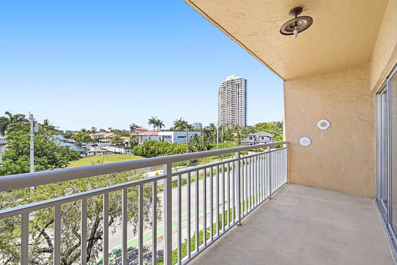 2 bedroom Condominium at 17051 NE 35th Avenue 307, Florence Condo, North Miami Beach — photo 4