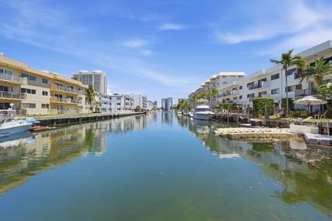 17051 NE 35th Avenue 307, North Miami Beach FL - photo 6 of 32