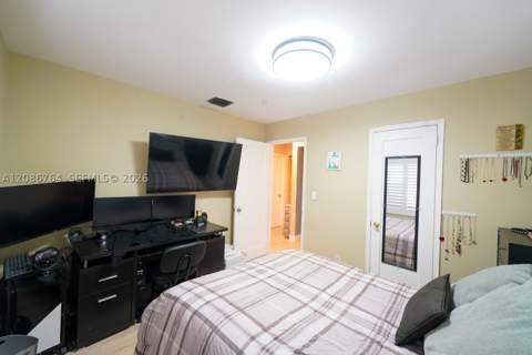 358 E 45th St, Hialeah FL - photo 15 of 30