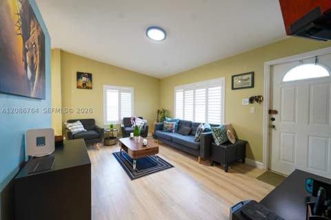 358 E 45th St, Hialeah FL - photo 6 of 30