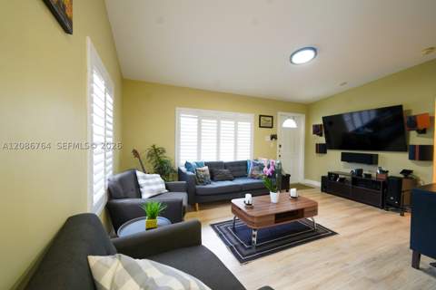 358 E 45th St, Hialeah FL - photo 7 of 30