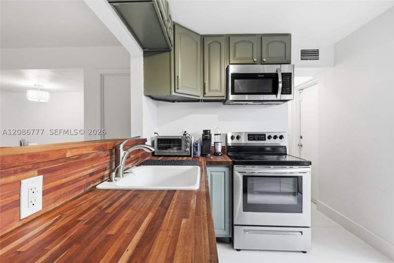 3 bedroom Townhouse at 8823 NE 4th Ave Rd 8823, Shores Villas Condo Bldg, Miami Shores — photo 4