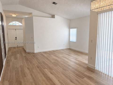 11270 NW 53rd Ln, Doral FL - photo 10 of 32