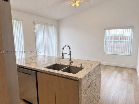 11270 NW 53rd Ln, Doral FL - photo 19 of 32