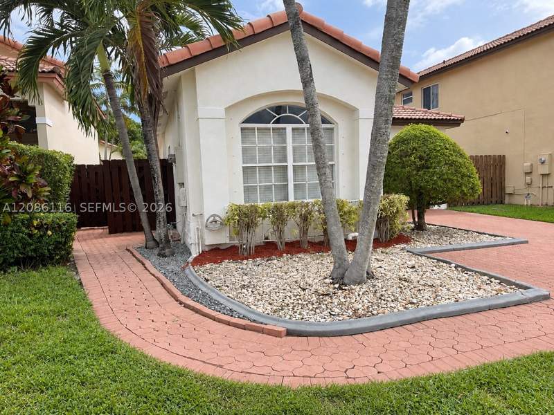 3 bedroom SingleFamilyResidence at 11270 NW 53rd Ln, Doral Landings East, Doral — photo 3