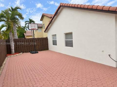 11270 NW 53rd Ln, Doral FL - photo 7 of 32