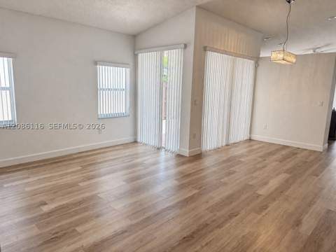 11270 NW 53rd Ln, Doral FL - photo 9 of 32