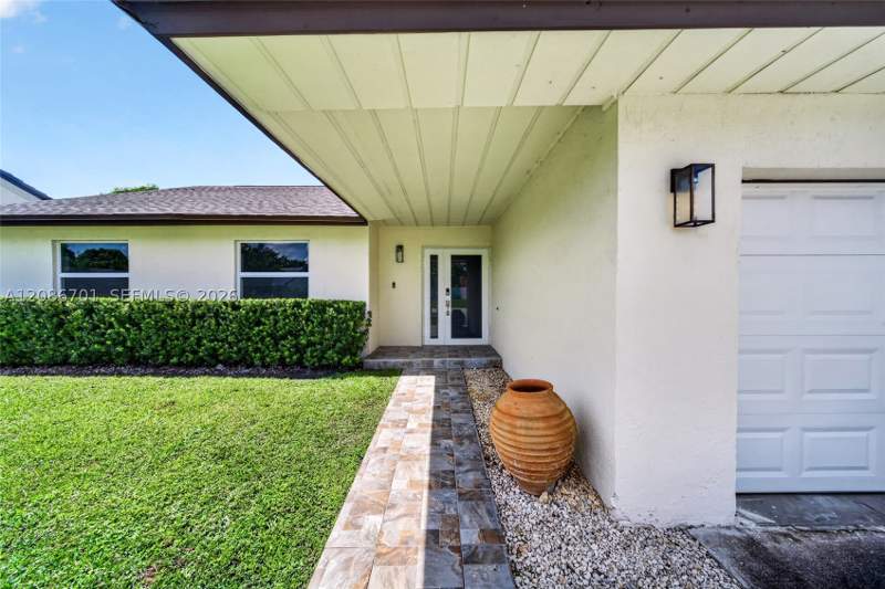 3 bedroom SingleFamilyResidence at 12840 SW 147th Terr Rd, Deerwood Part 1, Miami — photo 5