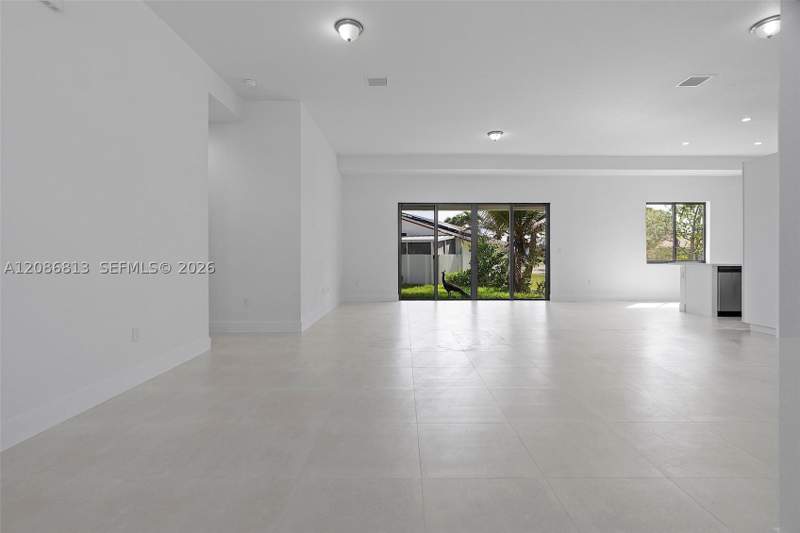 5 bedroom SingleFamilyResidence at 20943 SW 96th Ct, Century At Cutler Bay, Cutler Bay — photo 5
