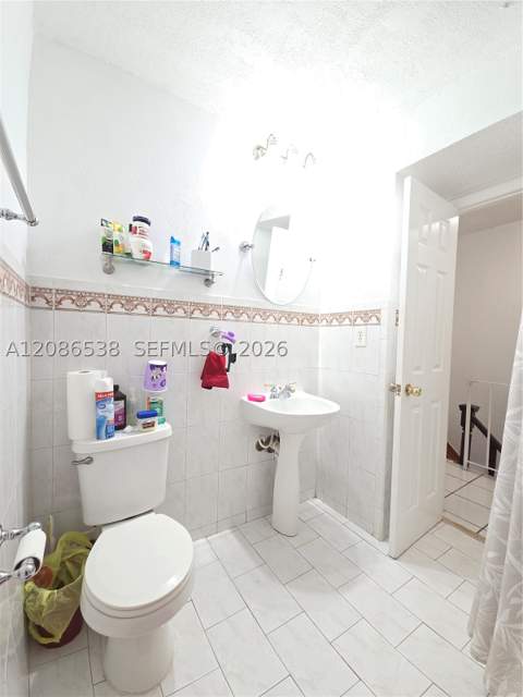 1784 W 56th Ter 401, Hialeah FL - photo 13 of 35