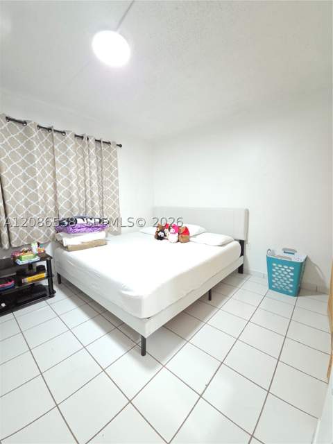 1784 W 56th Ter 401, Hialeah FL - photo 19 of 35