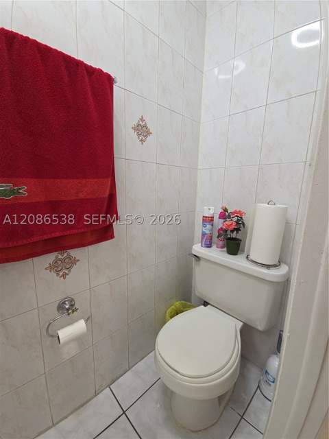 1784 W 56th Ter 401, Hialeah FL - photo 6 of 35