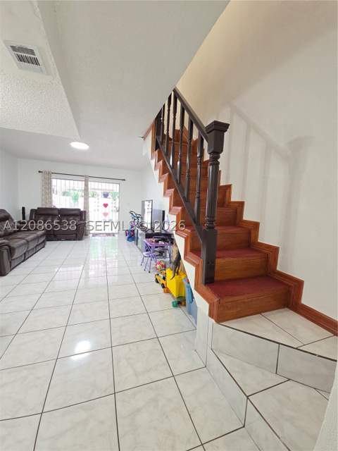 1784 W 56th Ter 401, Hialeah FL - photo 8 of 35