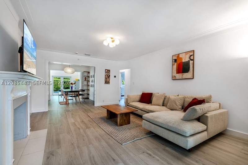 5 bedroom SingleFamilyResidence at 719 W 51st St, Lake View Sub, Miami Beach — photo 2