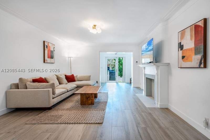 5 bedroom SingleFamilyResidence at 719 W 51st St, Lake View Sub, Miami Beach — photo 3