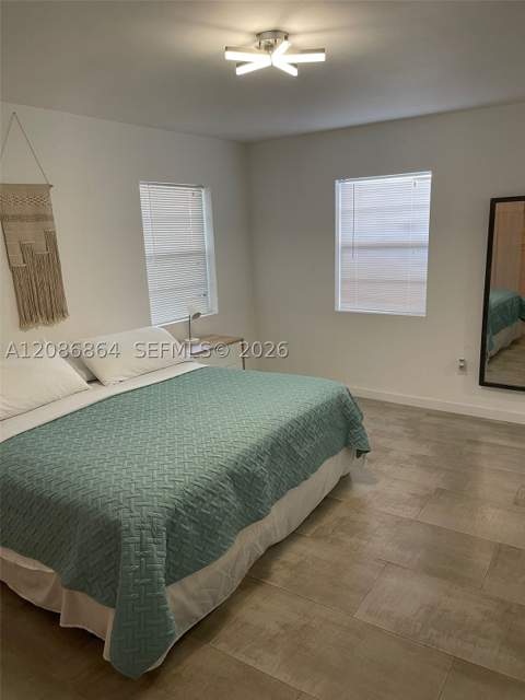 2375 NE 185th St, Miami FL - photo 13 of 27