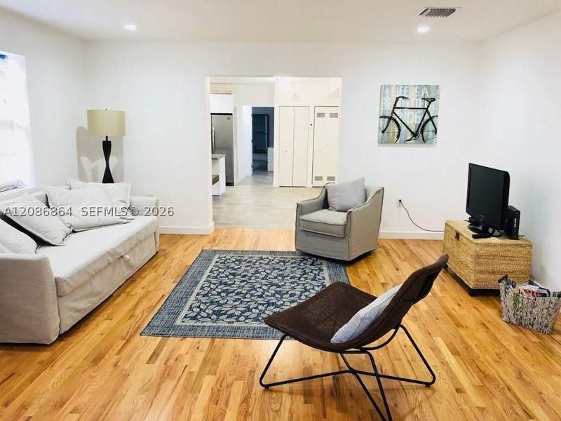 4 bedroom SingleFamilyResidence at 2375 NE 185th St, Riverdale, Miami — photo 2