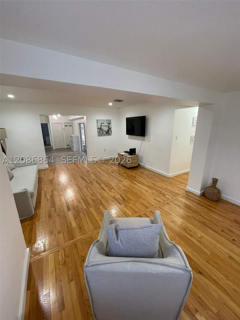 4 bedroom SingleFamilyResidence at 2375 NE 185th St, Riverdale, Miami — photo 3