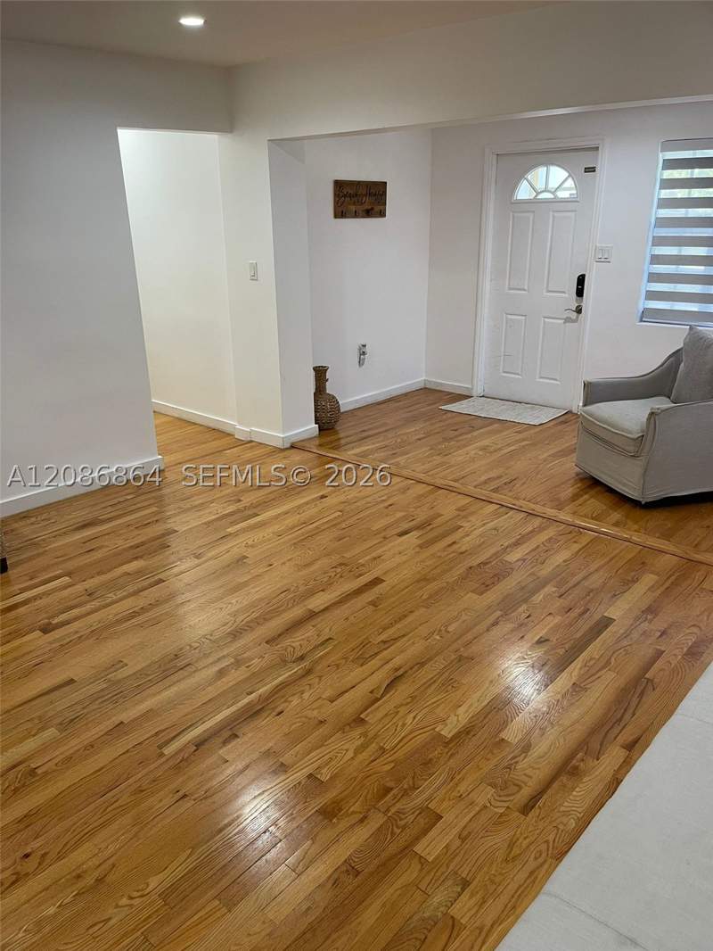 4 bedroom SingleFamilyResidence at 2375 NE 185th St, Riverdale, Miami — photo 4