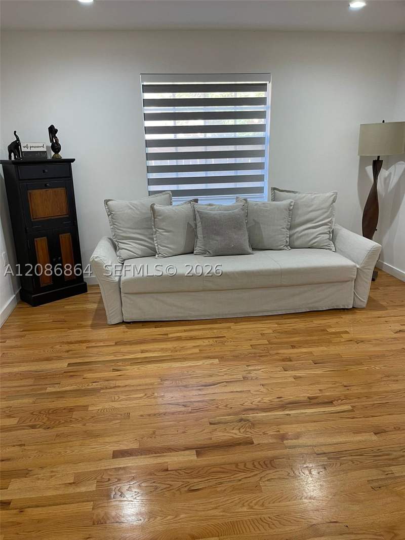 4 bedroom SingleFamilyResidence at 2375 NE 185th St, Riverdale, Miami — photo 5