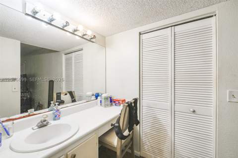 20220 NE 3rd Ct 2, Miami FL - photo 14 of 25