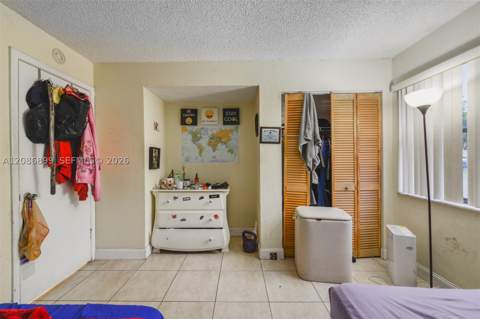 20220 NE 3rd Ct 2, Miami FL - photo 18 of 25