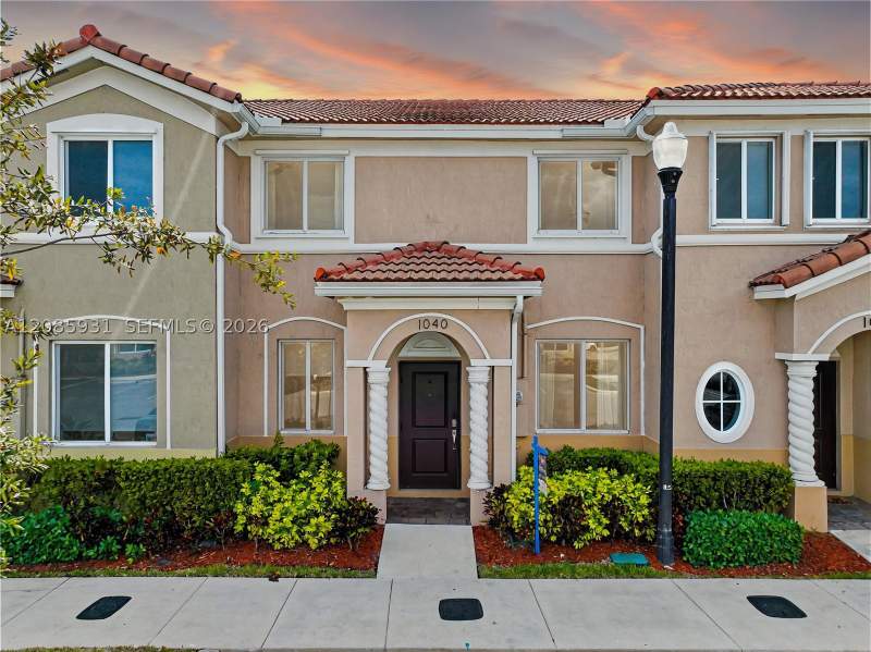 3 bedroom Townhouse at 1040 SE 24th Ave, Towns At Seascape, Homestead — photo 2