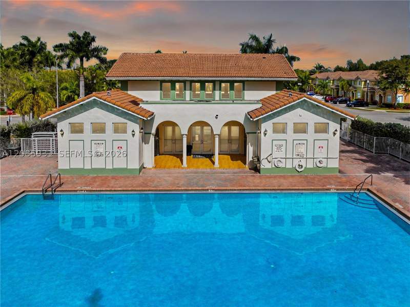 3 bedroom Townhouse at 1040 SE 24th Ave, Towns At Seascape, Homestead — photo 3