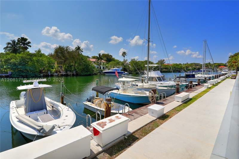 1 bedroom Condominium at 100 Edgewater Dr 305, Waters Edge Of Coral Gabl, Coral Gables — photo 3