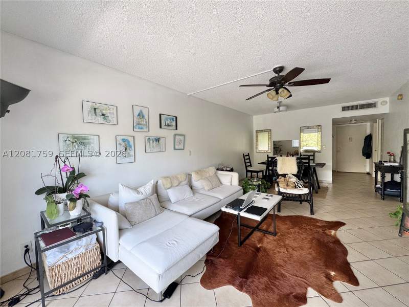 1 bedroom Condominium at 100 Edgewater Dr 305, Waters Edge Of Coral Gabl, Coral Gables — photo 4