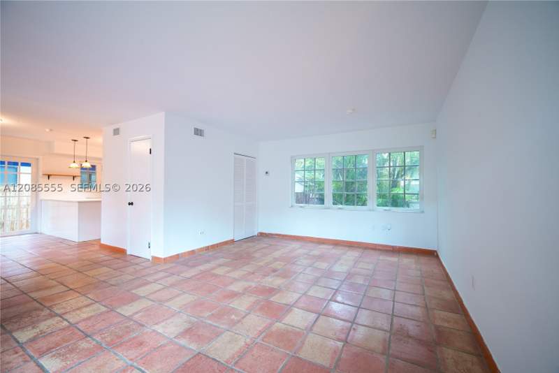 3 bedroom SingleFamilyResidence at 1114 Columbus Blvd, Coral Gables Granada Sec, Coral Gables — photo 3