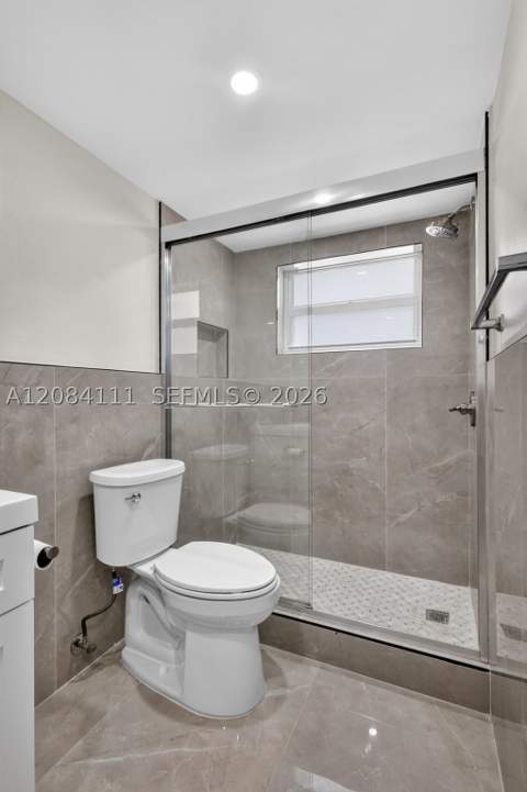 4000 NE 170th St 606, North Miami Beach FL - photo 13 of 41