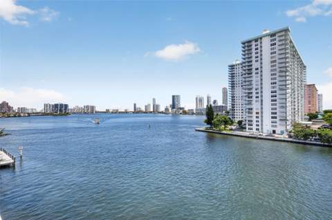 4000 NE 170th St 606, North Miami Beach FL - photo 18 of 41