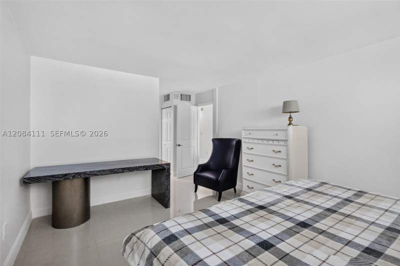 1 bedroom Condominium at 4000 NE 170th St 606, Eden Point North Condo, North Miami Beach — photo 2