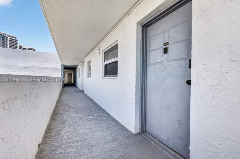 1 bedroom Condominium at 4000 NE 170th St 606, Eden Point North Condo, North Miami Beach — photo 4